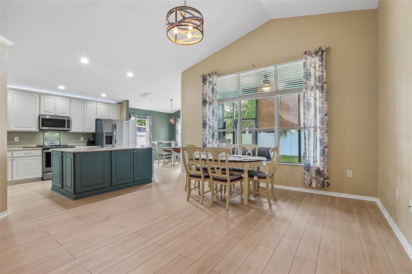 2546 ARROWPOINTE DRIVE