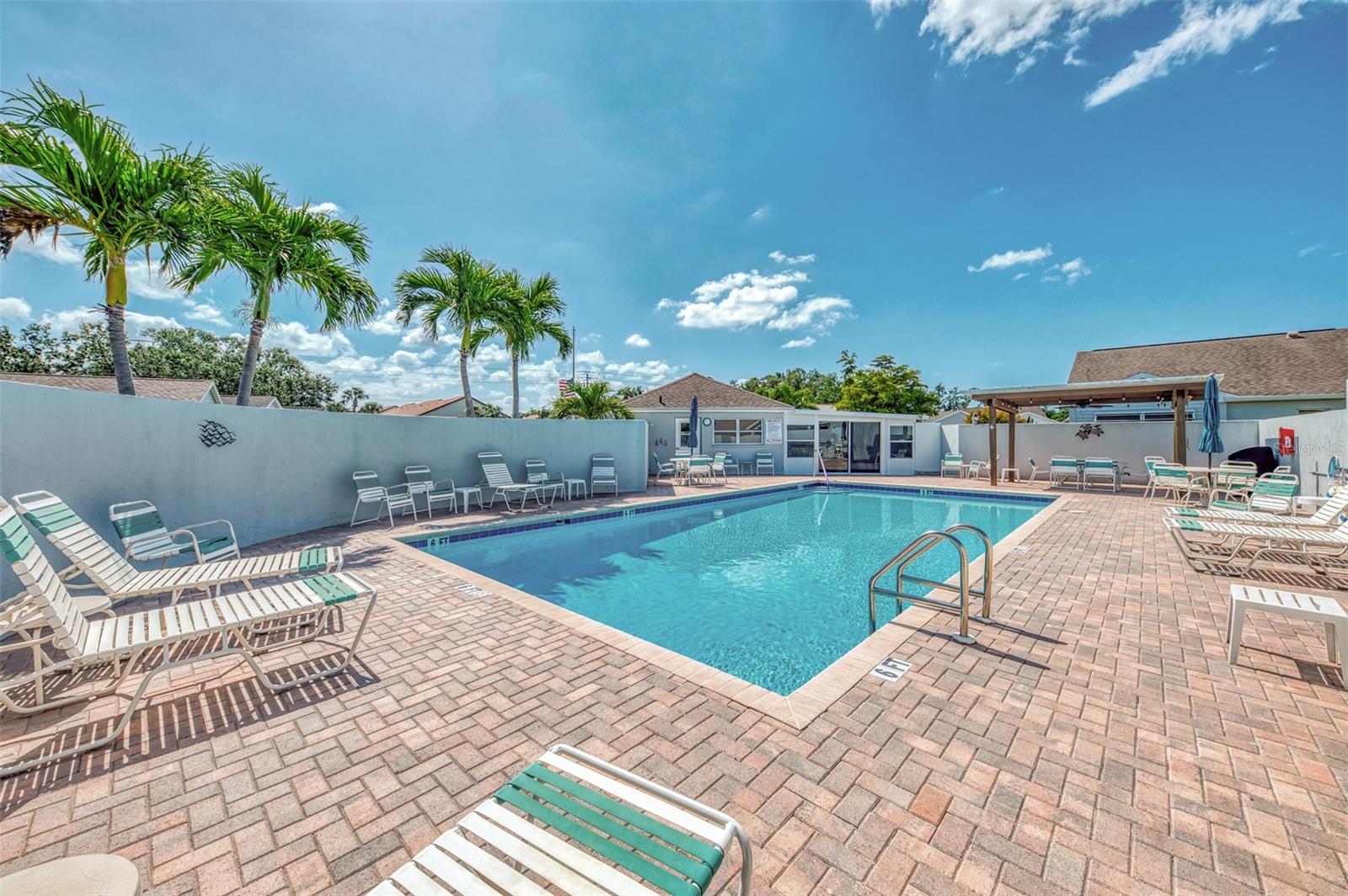 IRONWOOD VILLAS - Residential