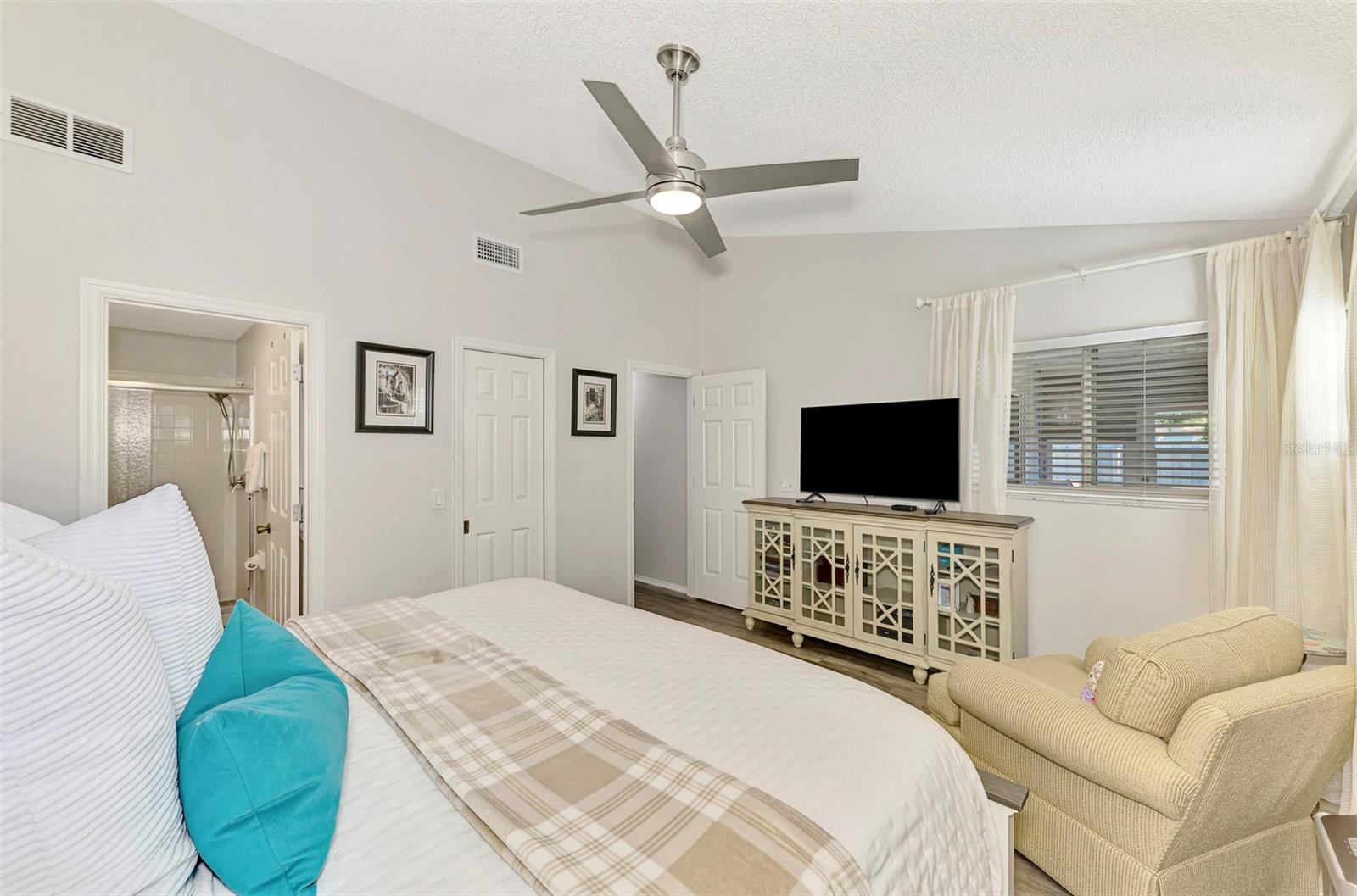 IRONWOOD VILLAS - Residential