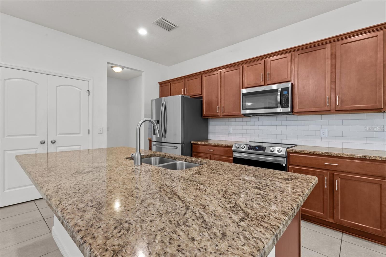 VILLAGES/TRINITY LAKES - Residential