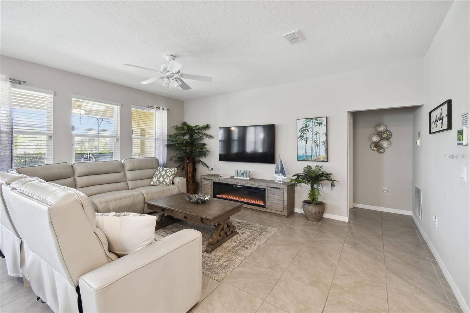 SOLTERRA PH 2D - Residential Lease