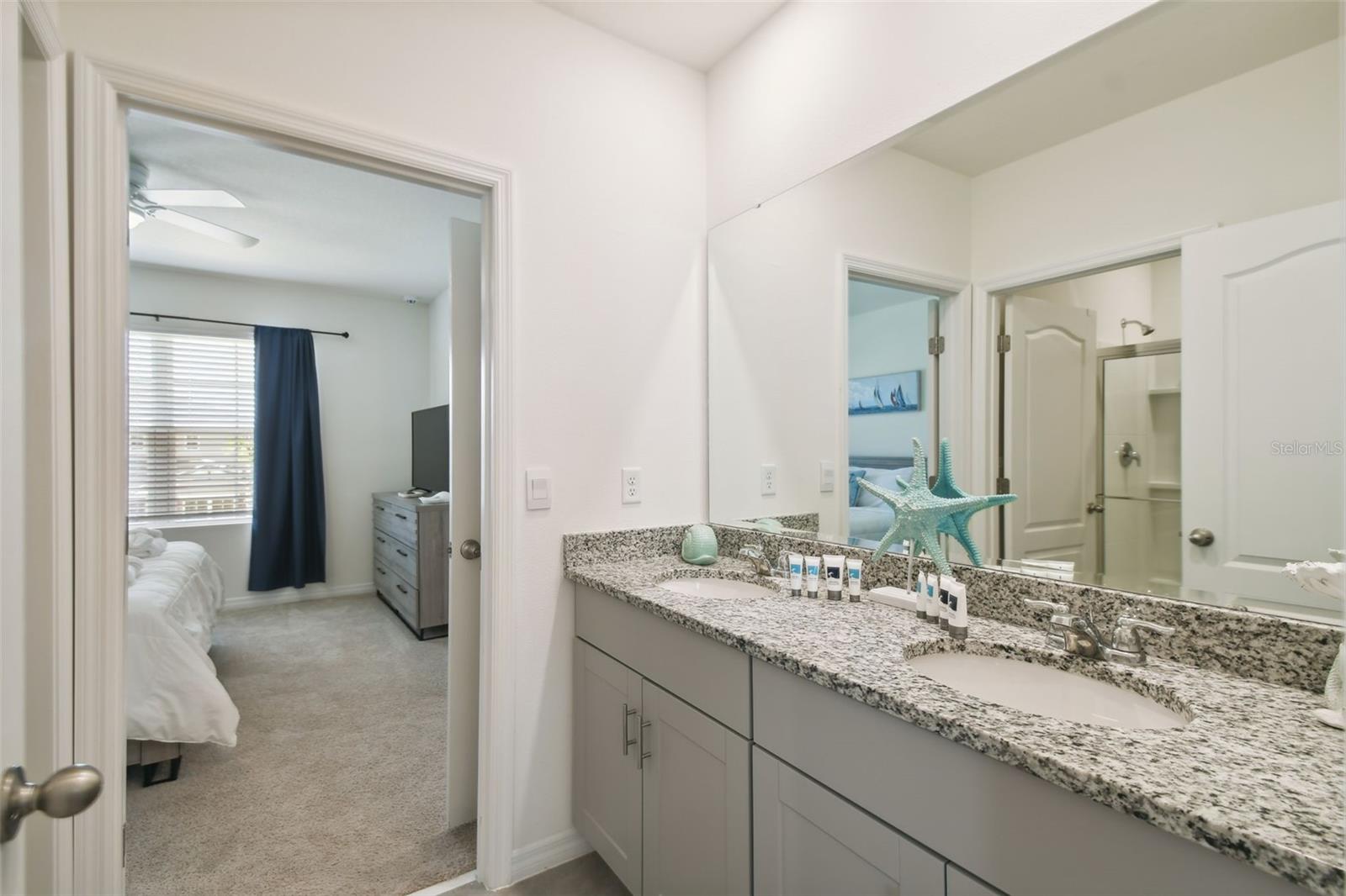 SOLTERRA PH 2D - Residential Lease