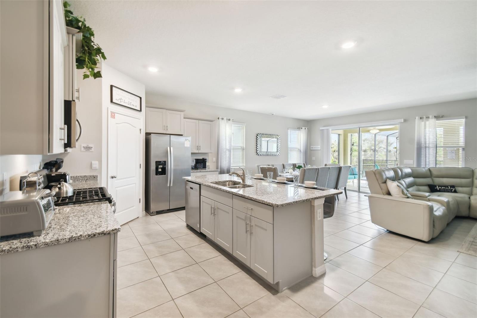 SOLTERRA PH 2D - Residential Lease