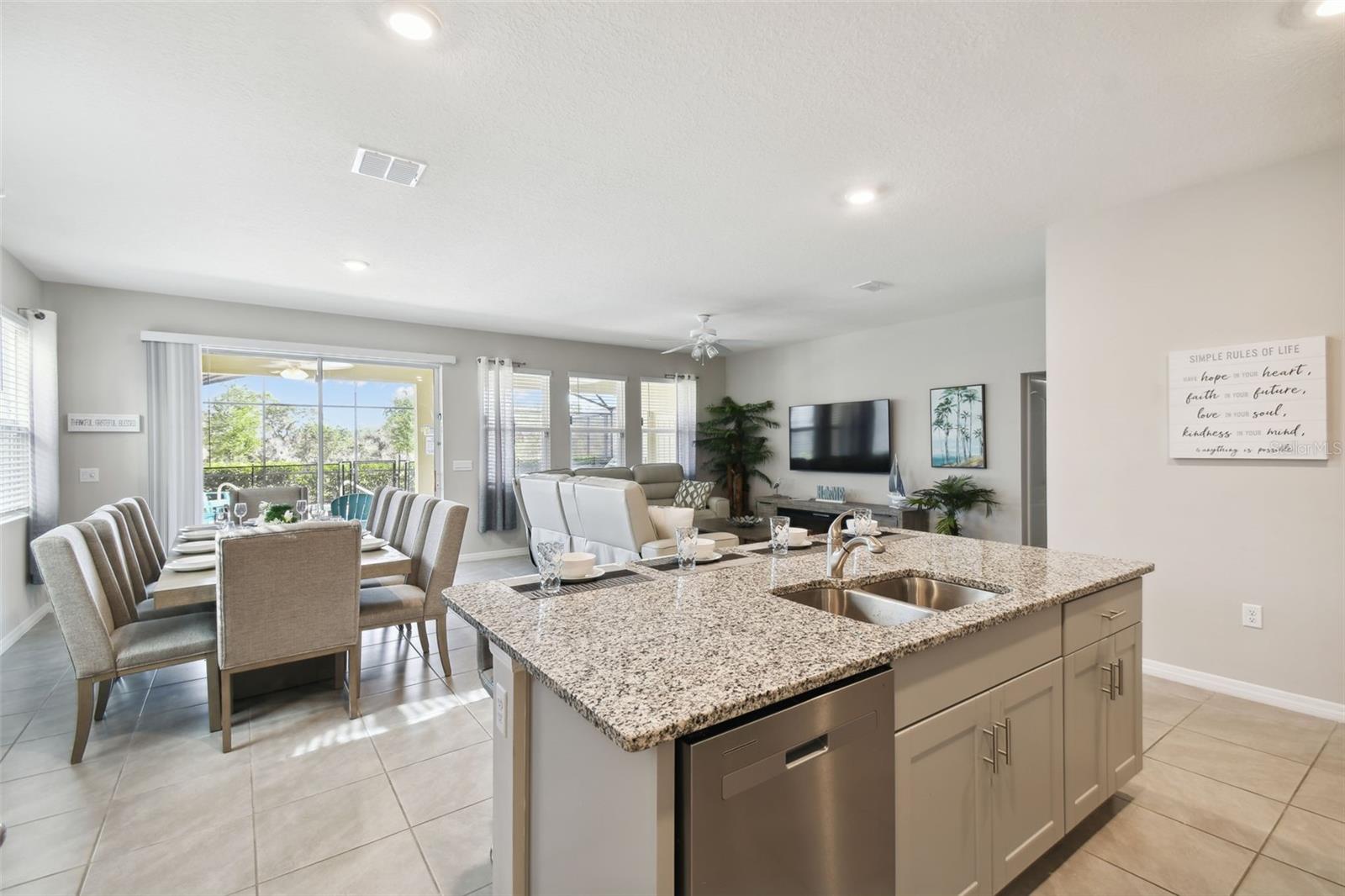 SOLTERRA PH 2D - Residential Lease