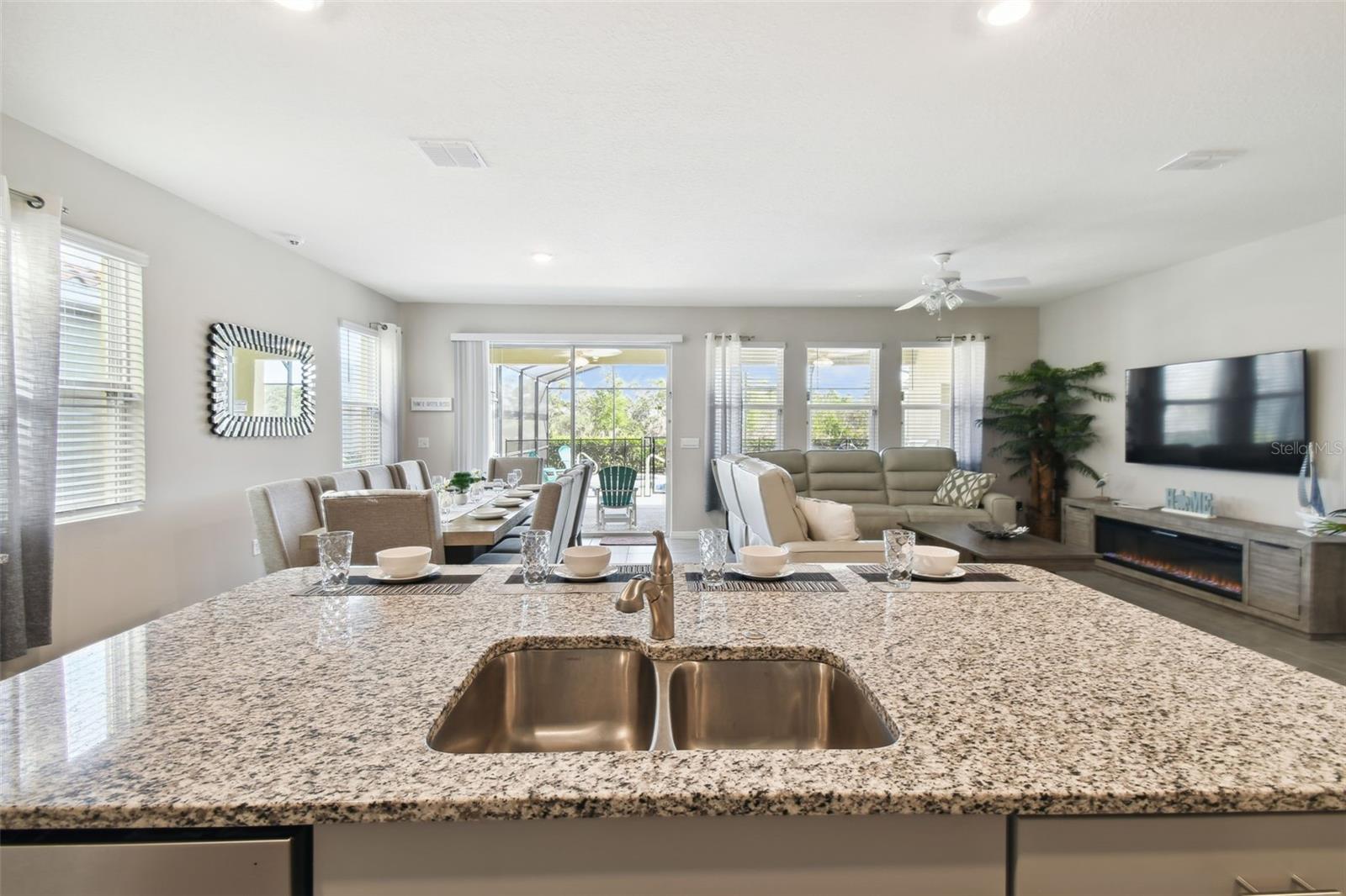 SOLTERRA PH 2D - Residential Lease