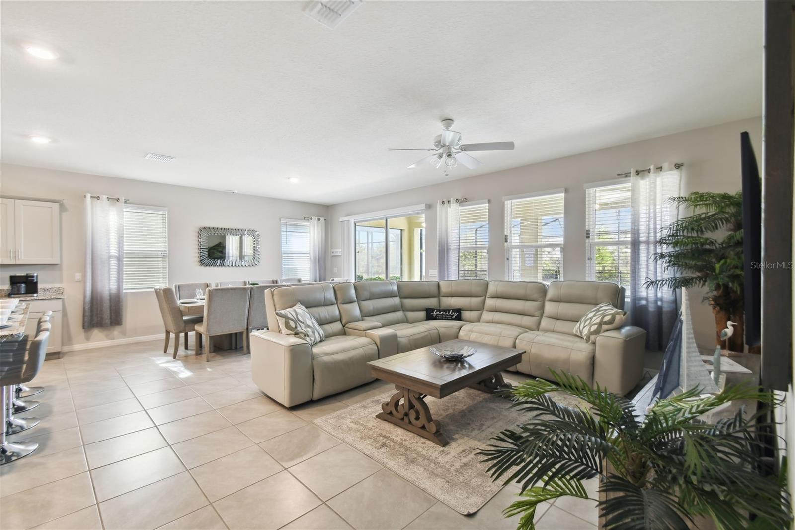 SOLTERRA PH 2D - Residential Lease