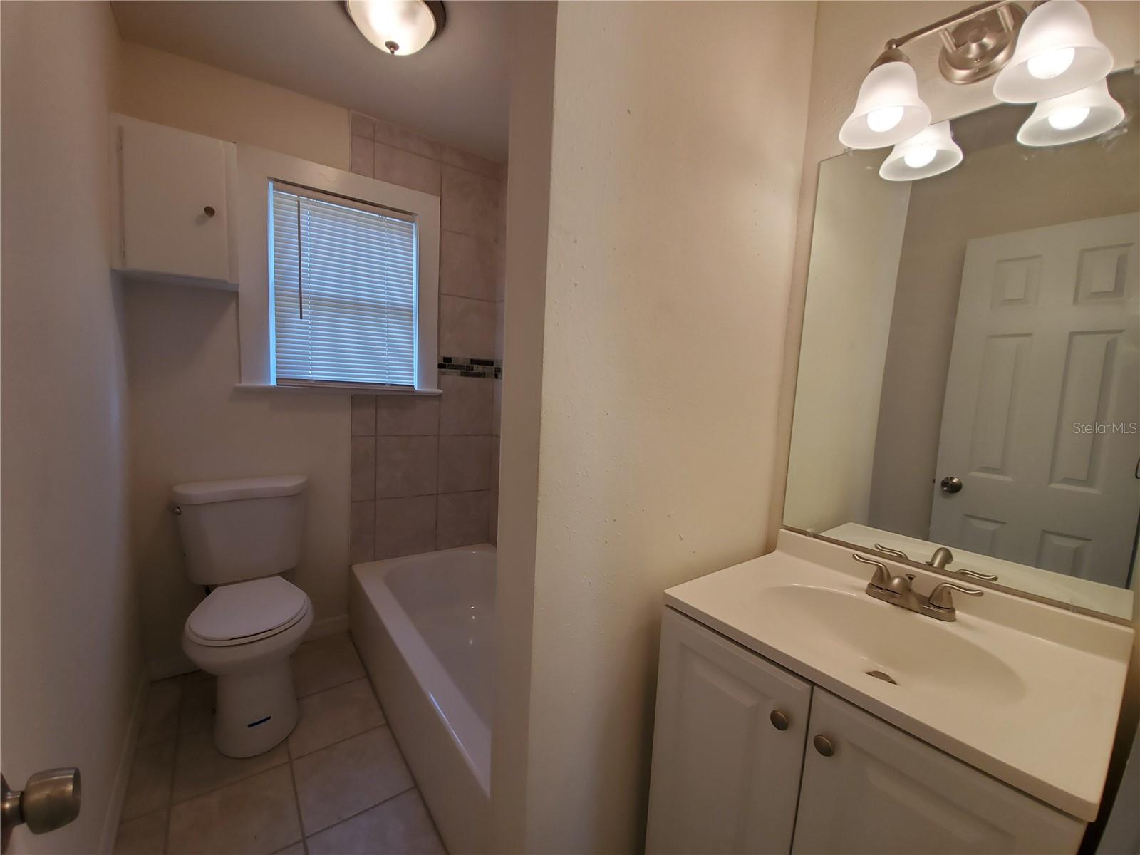 POS RESUB OF LT 8 BLK L - Residential