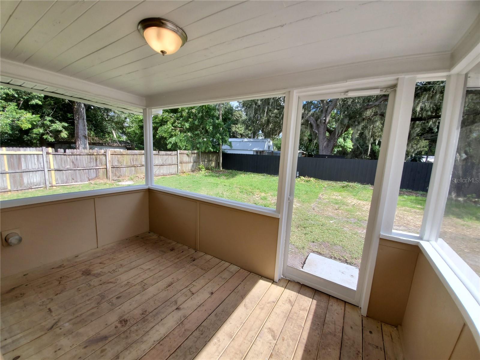 POS RESUB OF LT 8 BLK L - Residential