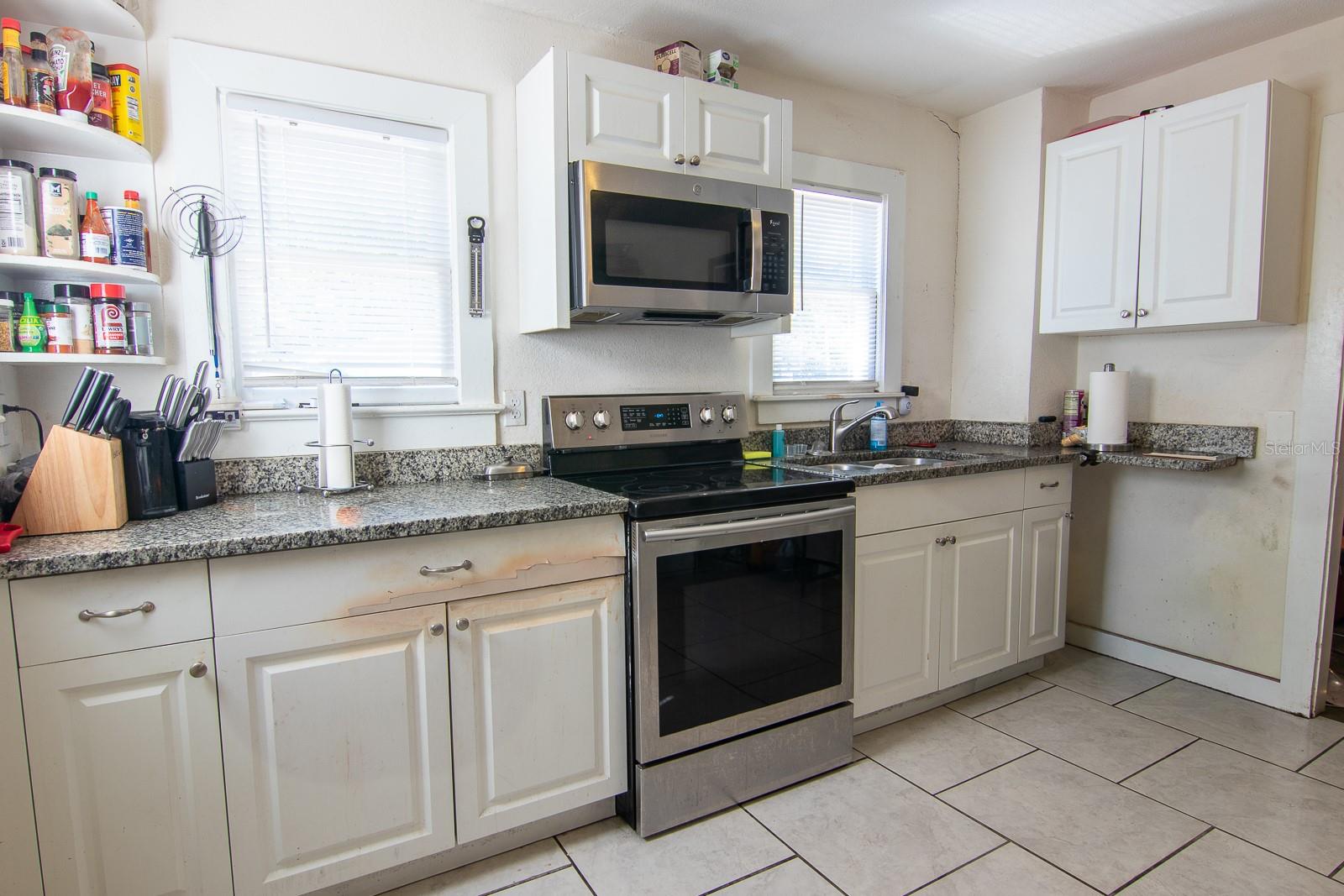 POS RESUB OF LT 8 BLK L - Residential