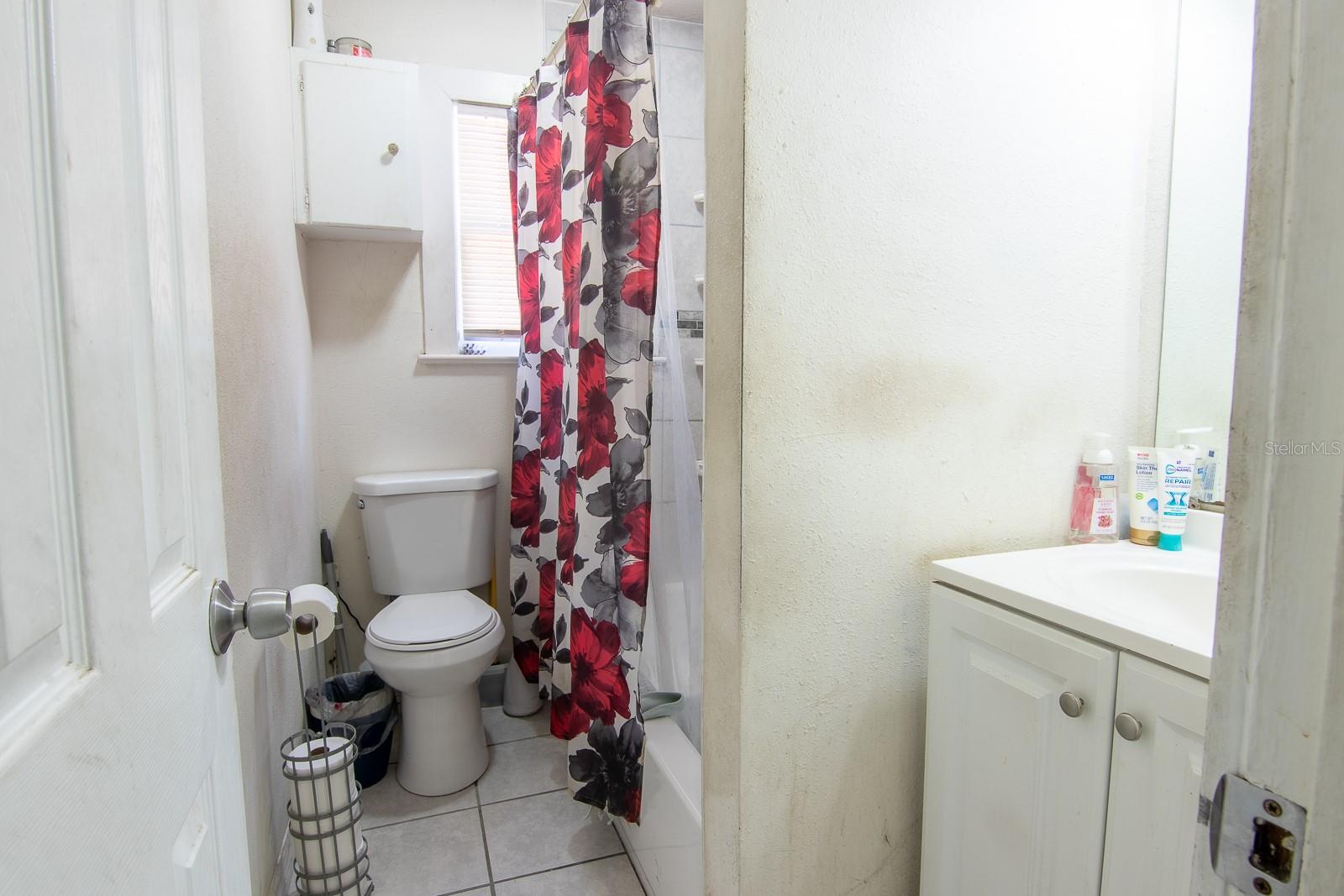 POS RESUB OF LT 8 BLK L - Residential