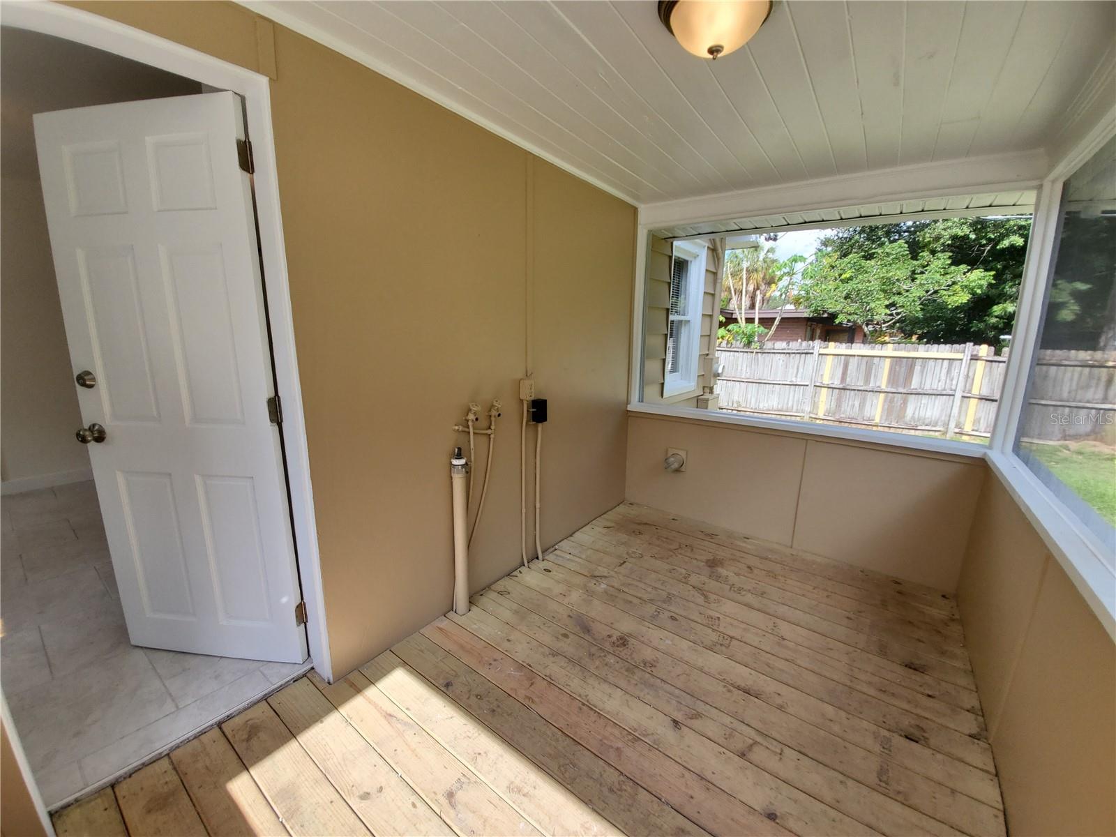 POS RESUB OF LT 8 BLK L - Residential