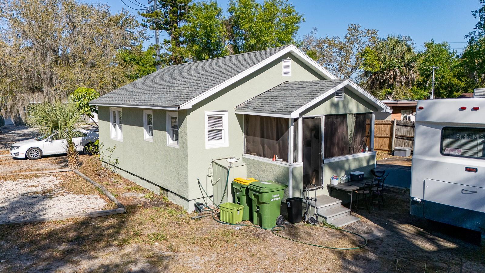 POS RESUB OF LT 8 BLK L - Residential