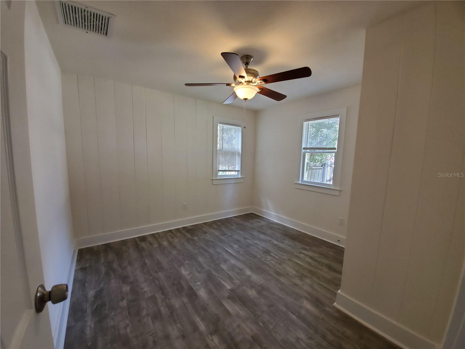 POS RESUB OF LT 8 BLK L - Residential