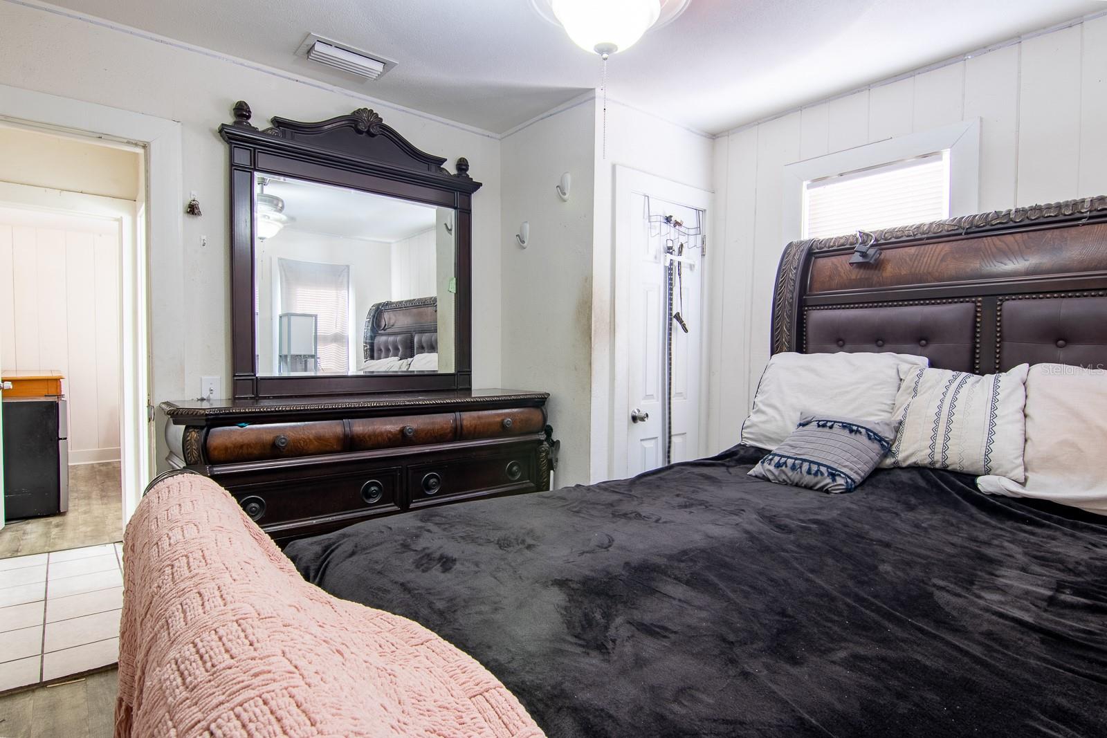 POS RESUB OF LT 8 BLK L - Residential