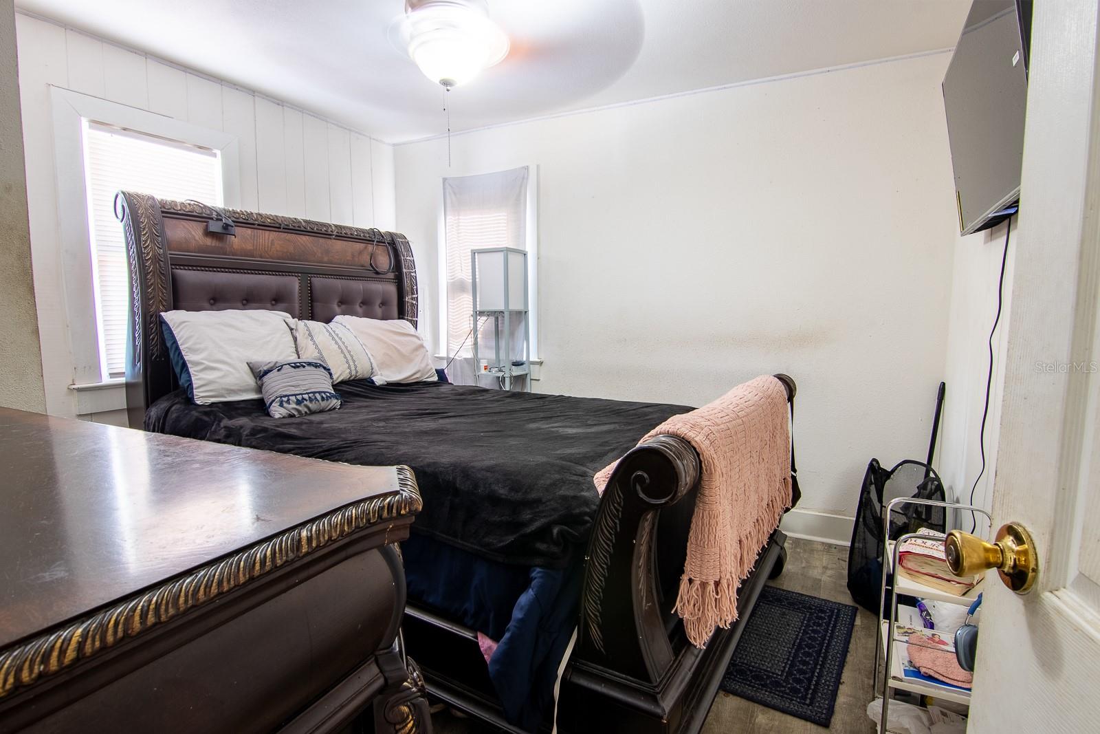 POS RESUB OF LT 8 BLK L - Residential