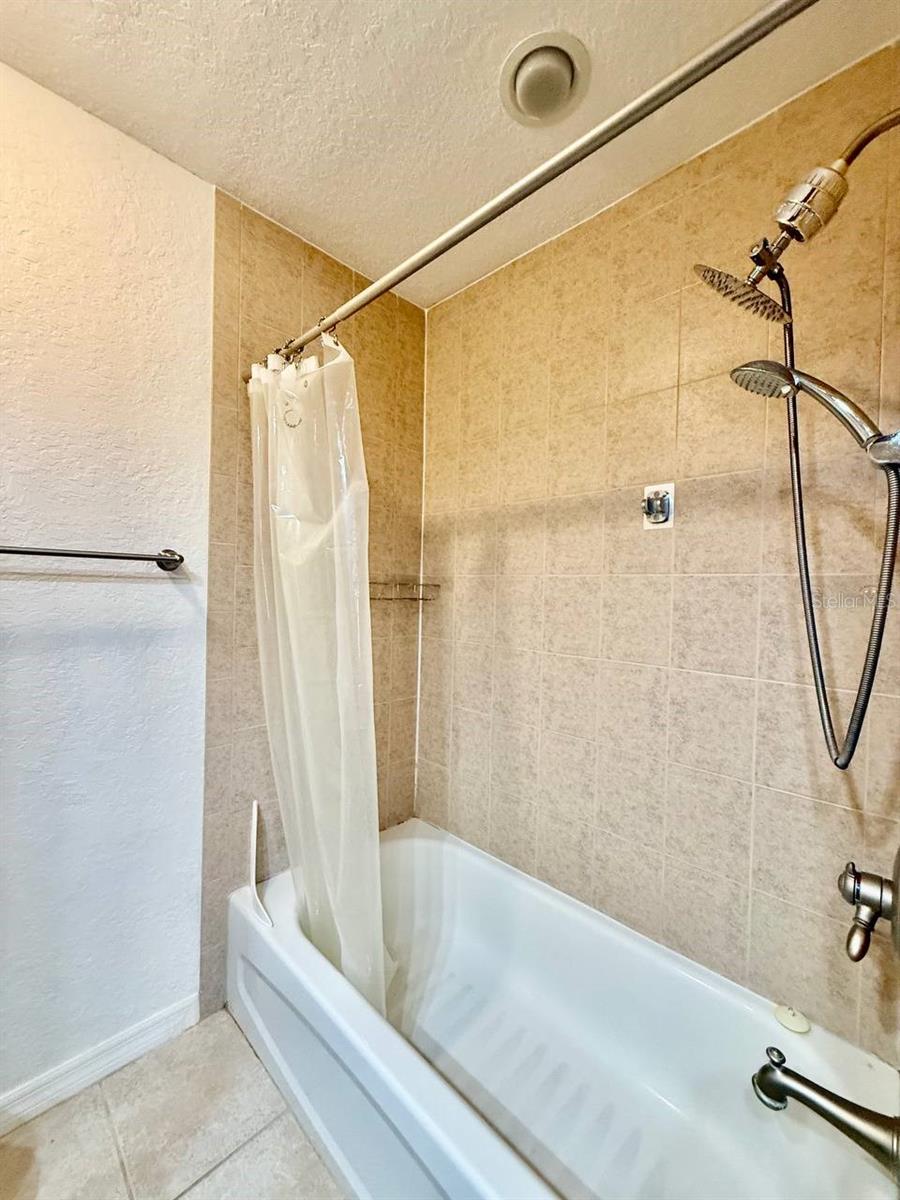 VICTORIA PALMS CONDO - Residential Lease