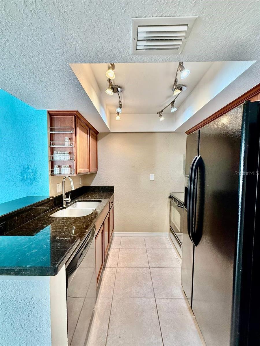 VICTORIA PALMS CONDO - Residential Lease