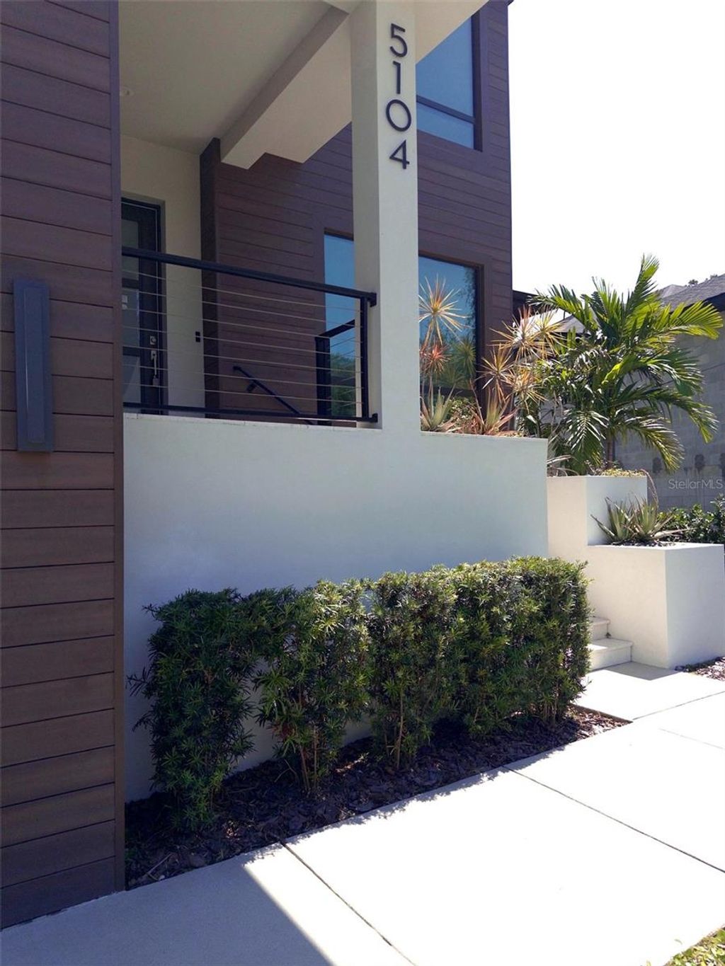 Photo of 5104 W Evelyn Drive, Tampa, FL 33609 (MLS # TB8510691)