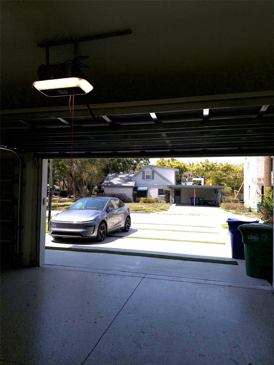 5104 W EVELYN DRIVE
