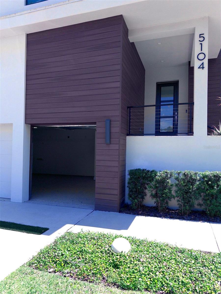 5104 W EVELYN DRIVE