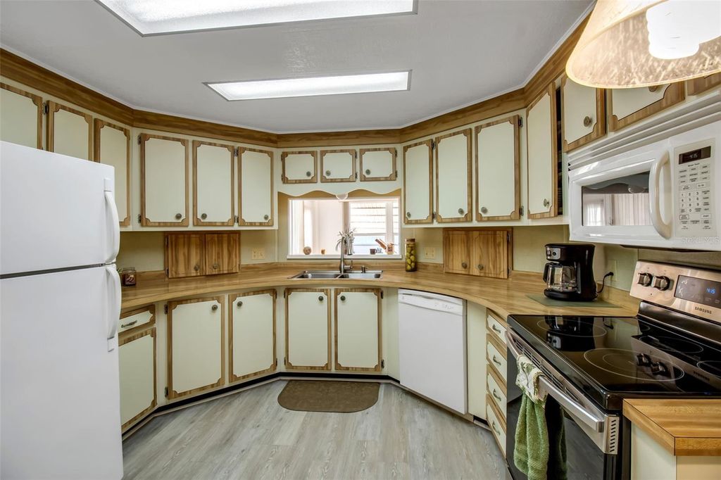 Photo of 5619 Bayshore Road #160, Palmetto, FL 34221 (MLS # A4677278)