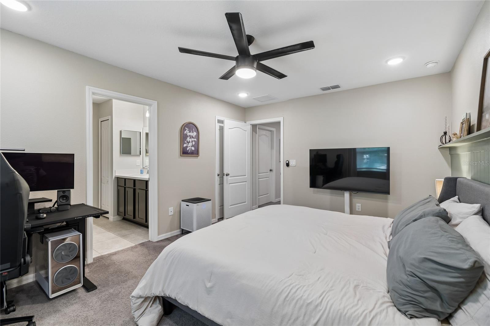 LIVE OAK HILLS - Residential