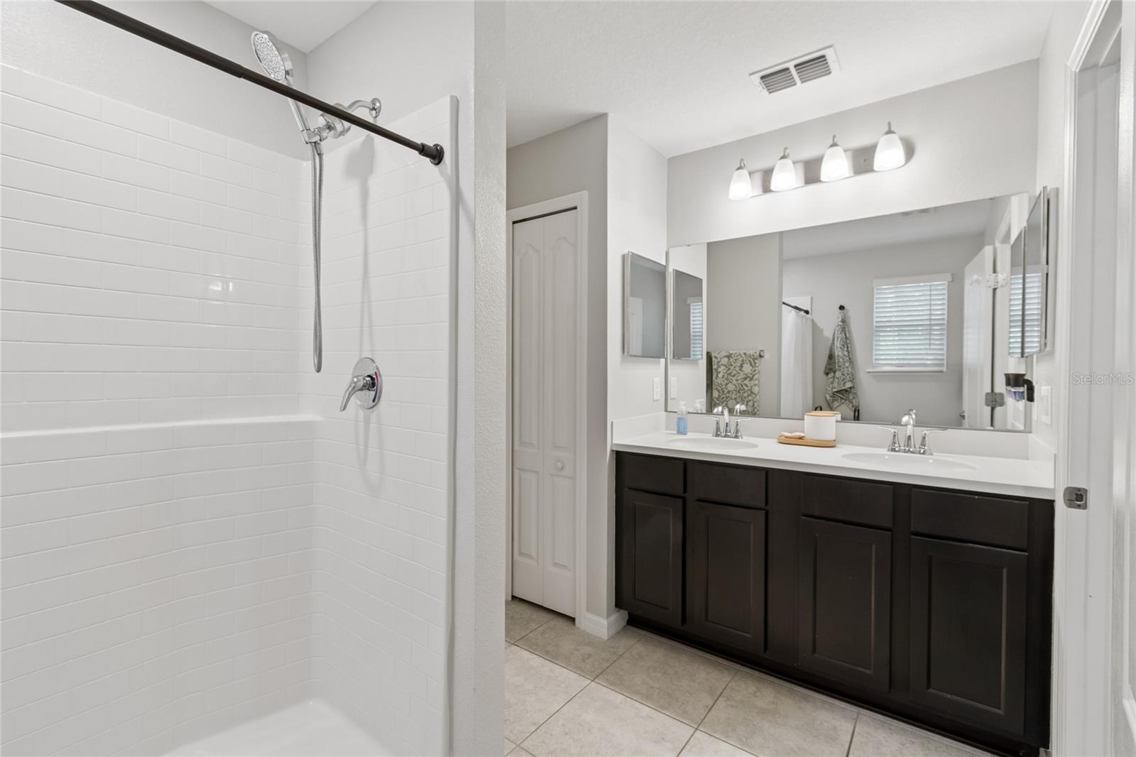 LIVE OAK HILLS - Residential