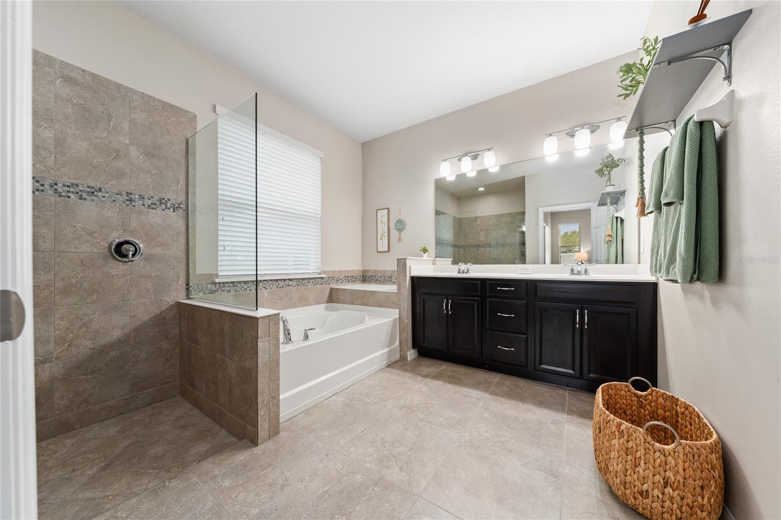 TAPESTRY PH 3 - Residential