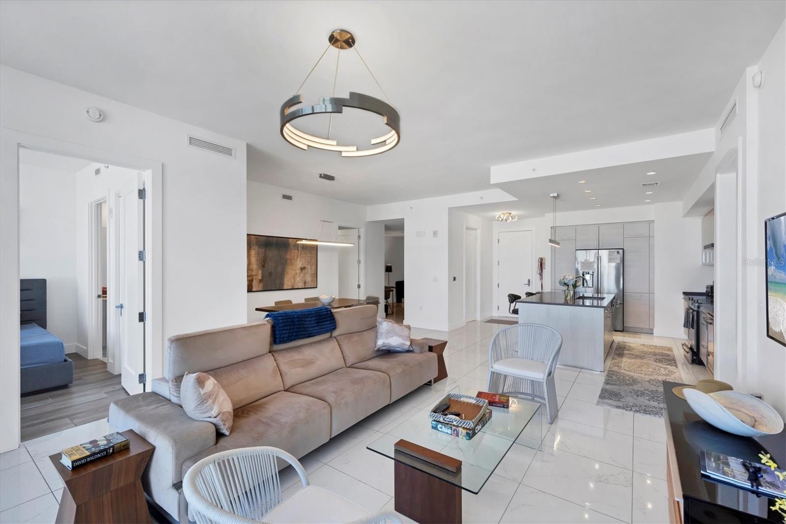 111 S PINEAPPLE AVENUE 816