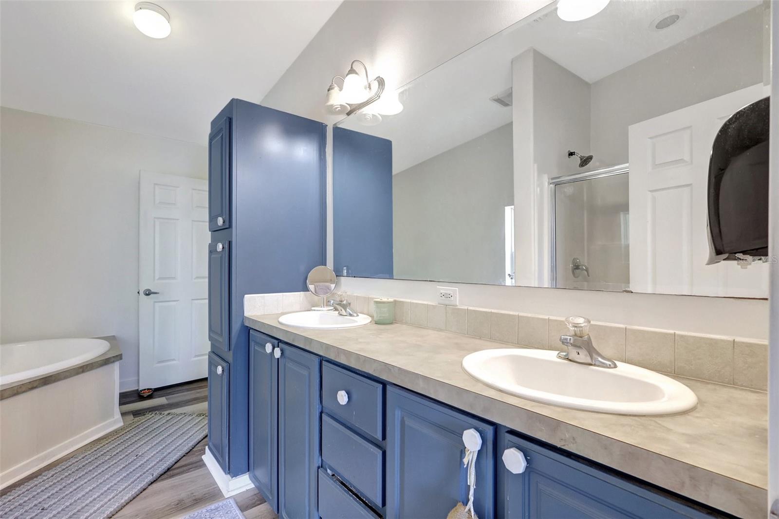 LORRAINE PARK - Residential