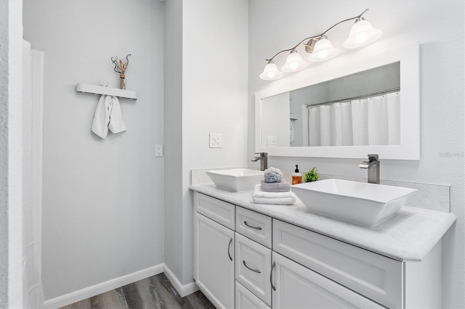 LADY LAKE ORANGE BLOSSOM GARDENS UNIT 10 - Residential
