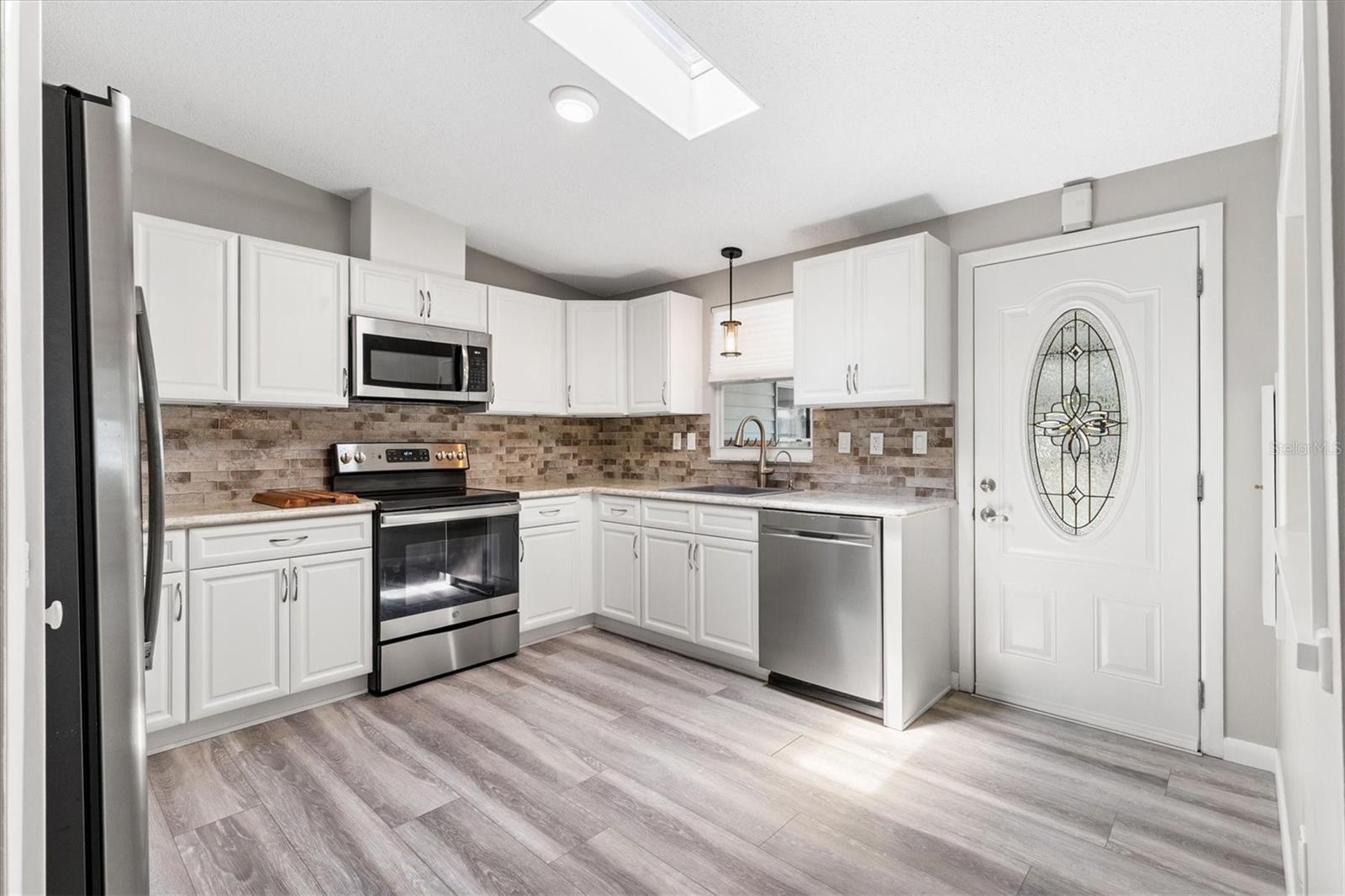 LADY LAKE ORANGE BLOSSOM GARDENS UNIT 10 - Residential