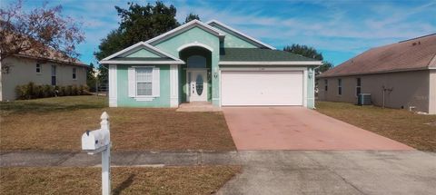 A home in LAKE WALES