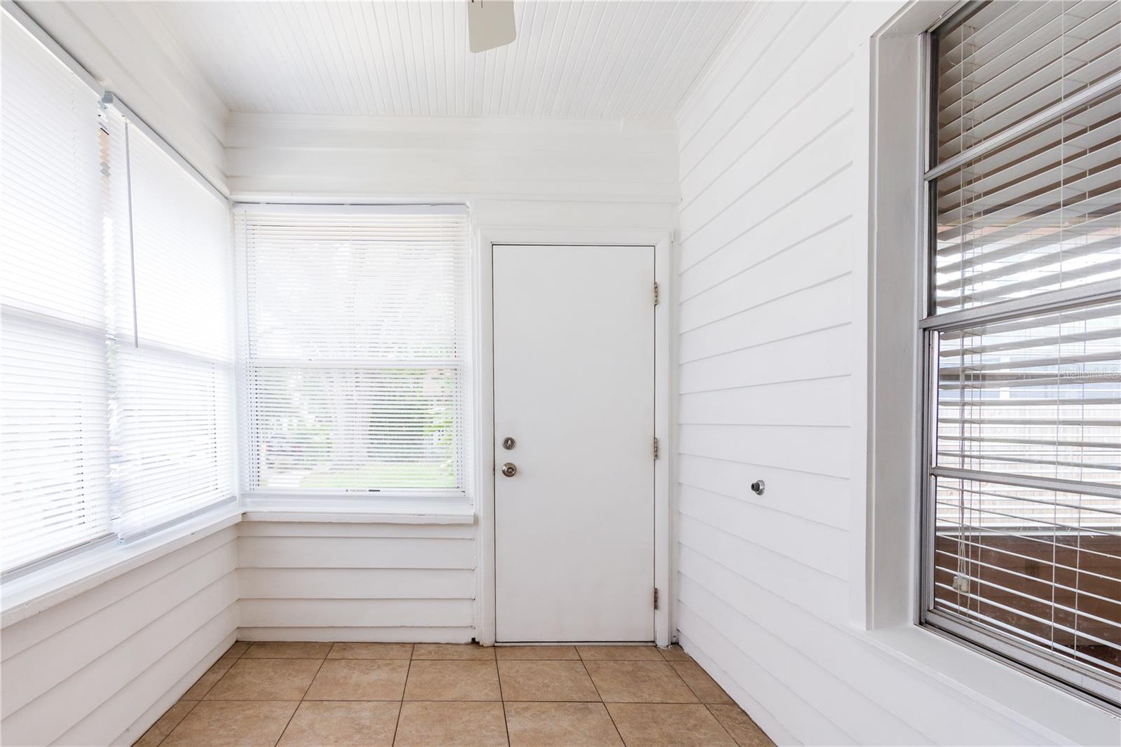 1425 PINECREST PLACE A
