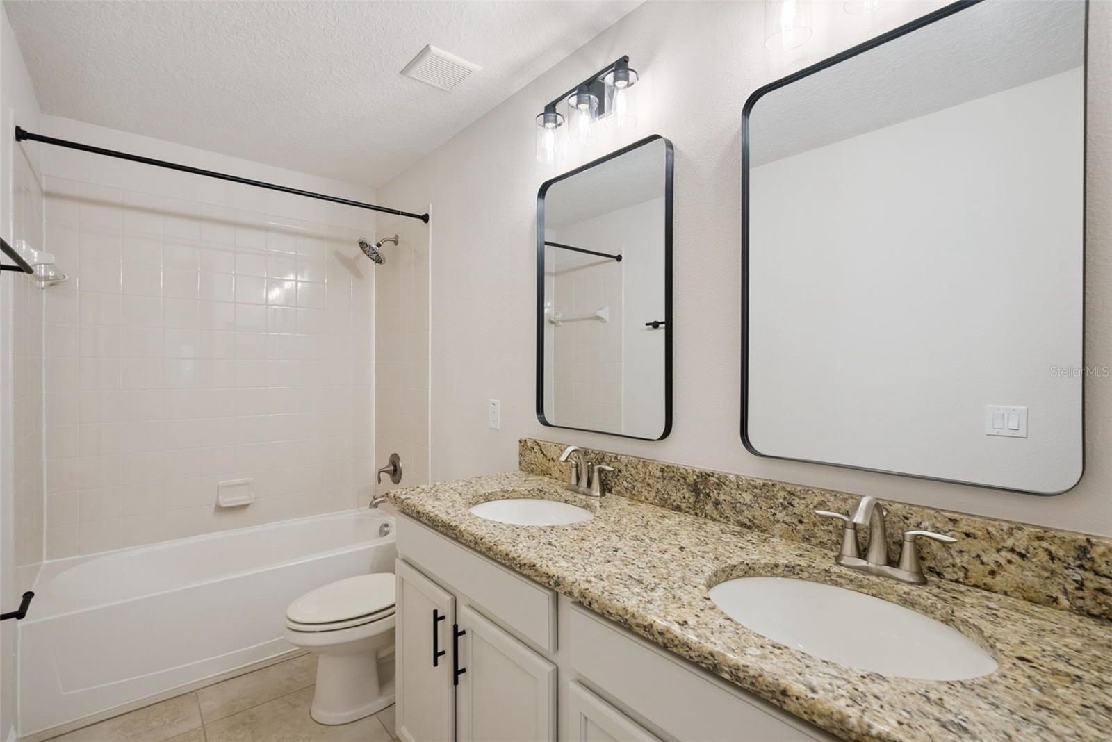 SIGNATURE LAKES PH 3B-4 3B-5 & 3 - Residential