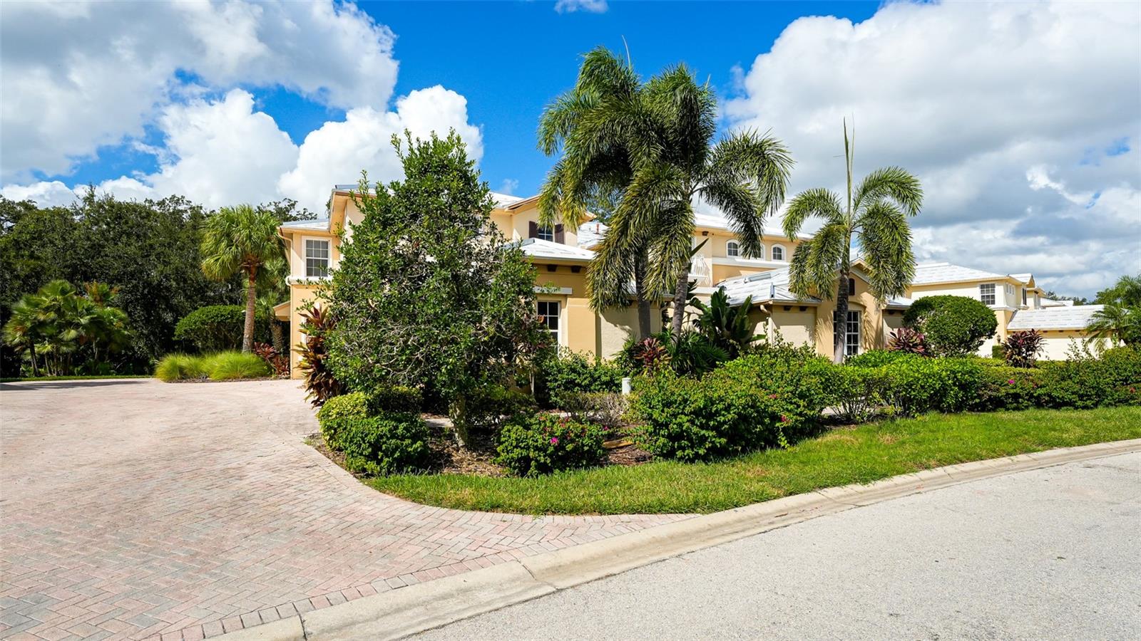 WATERLEFE GOLF & RIVER CLUB - Residential Lease