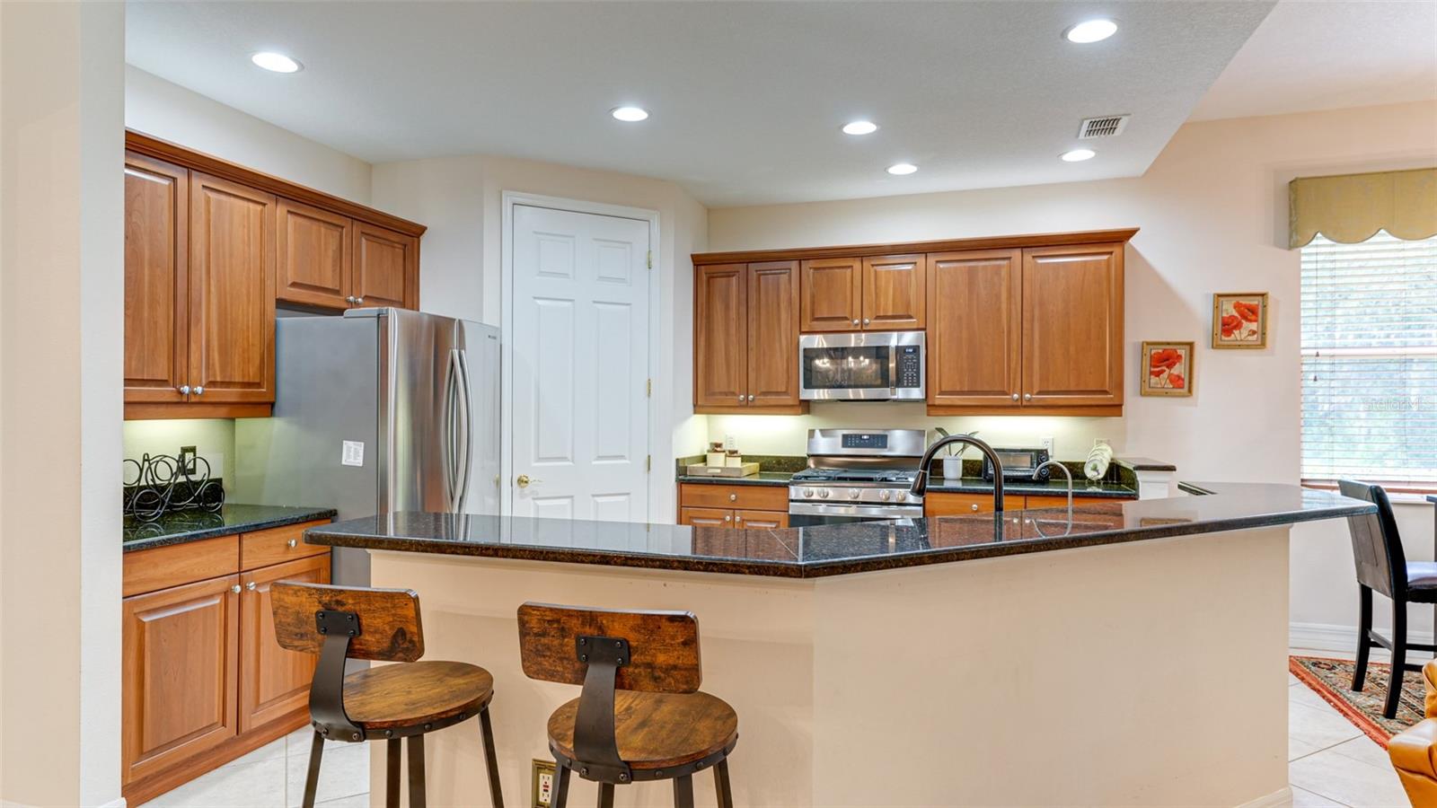 WATERLEFE GOLF & RIVER CLUB - Residential Lease