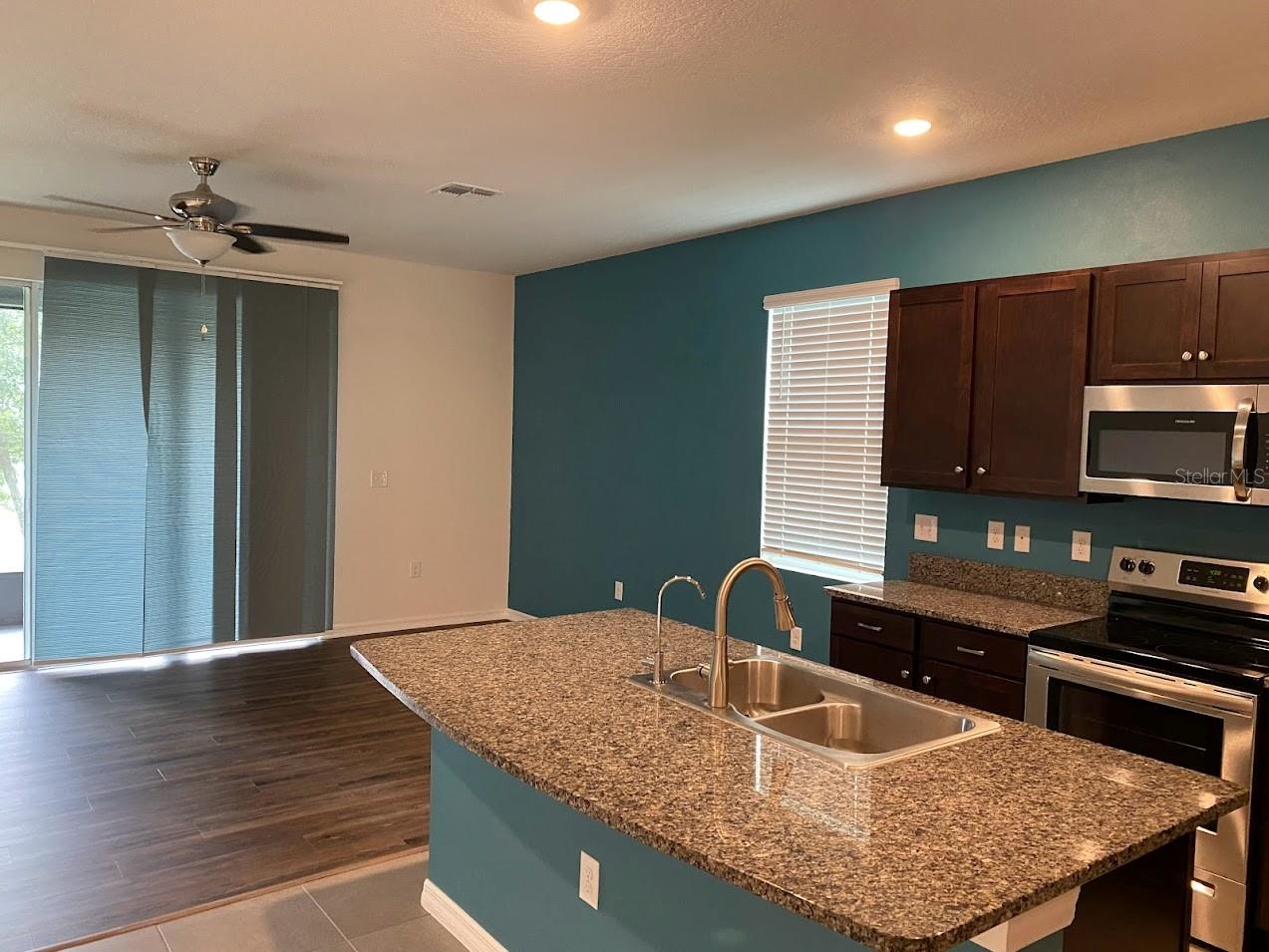 THE DISTRICT - Residential Lease