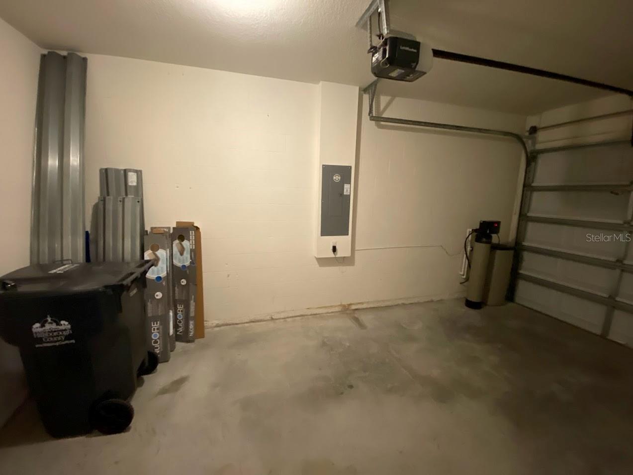 THE DISTRICT - Residential Lease