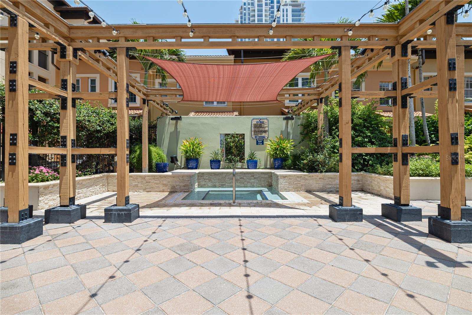 MADISON AT ST PETE - Residential
