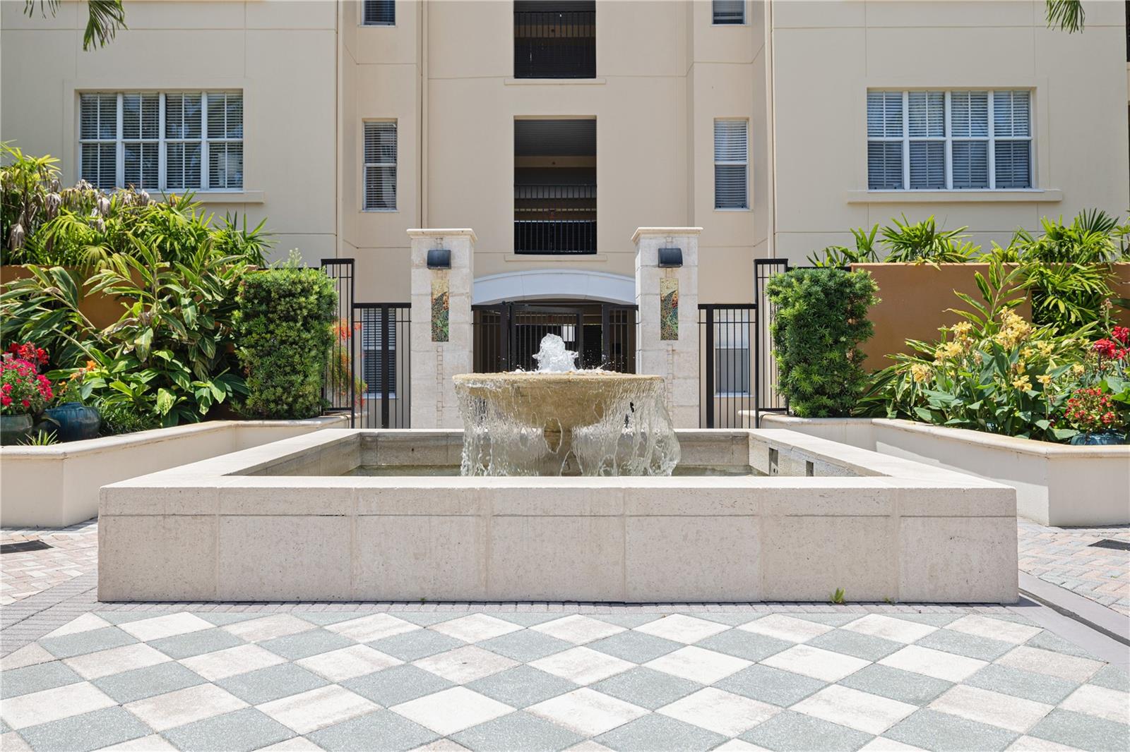 MADISON AT ST PETE - Residential