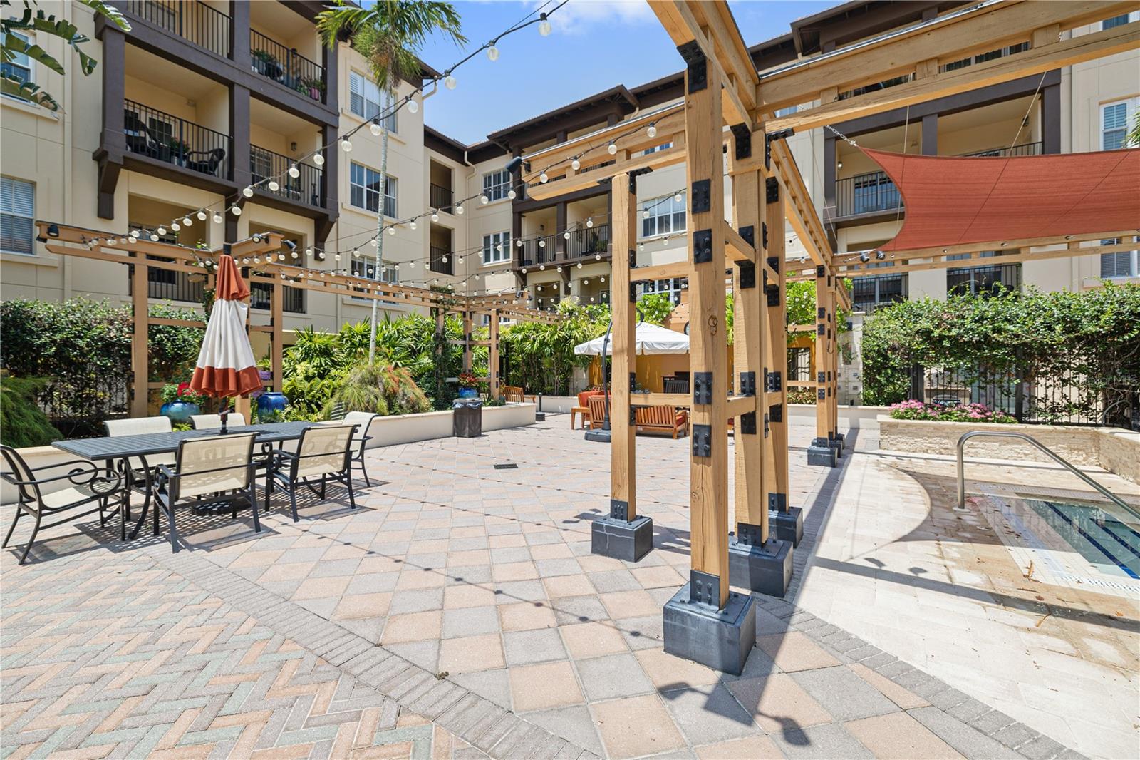 MADISON AT ST PETE - Residential