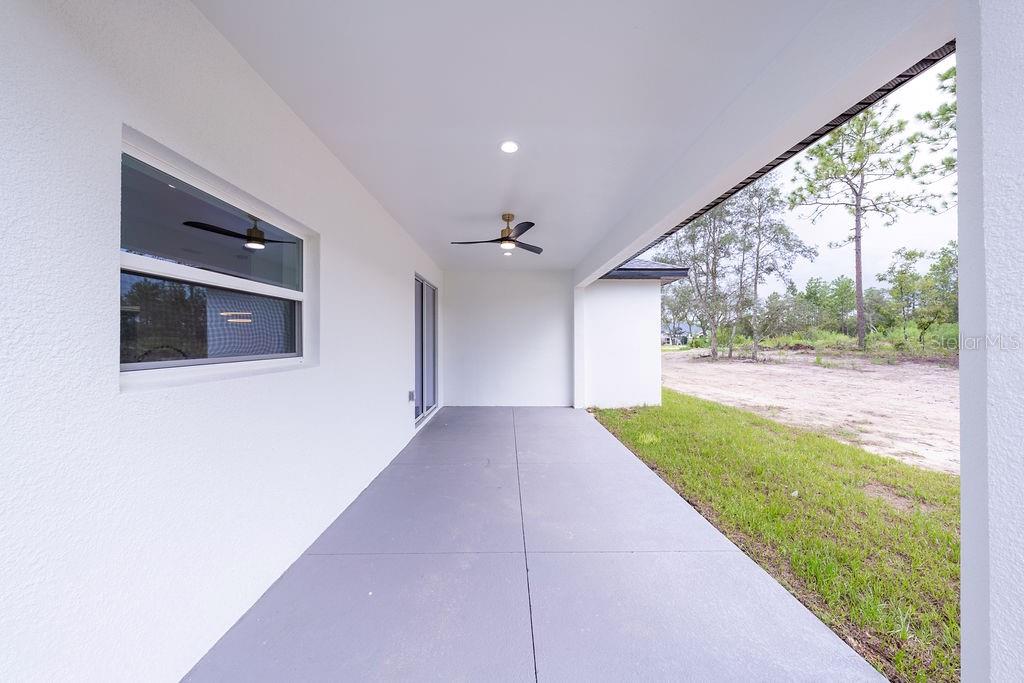ROLLING HILLS - Residential