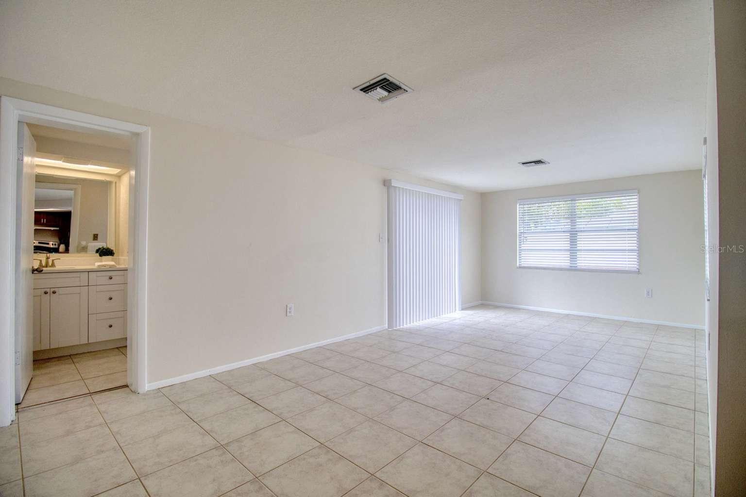 EMBASSY HILLS - Residential