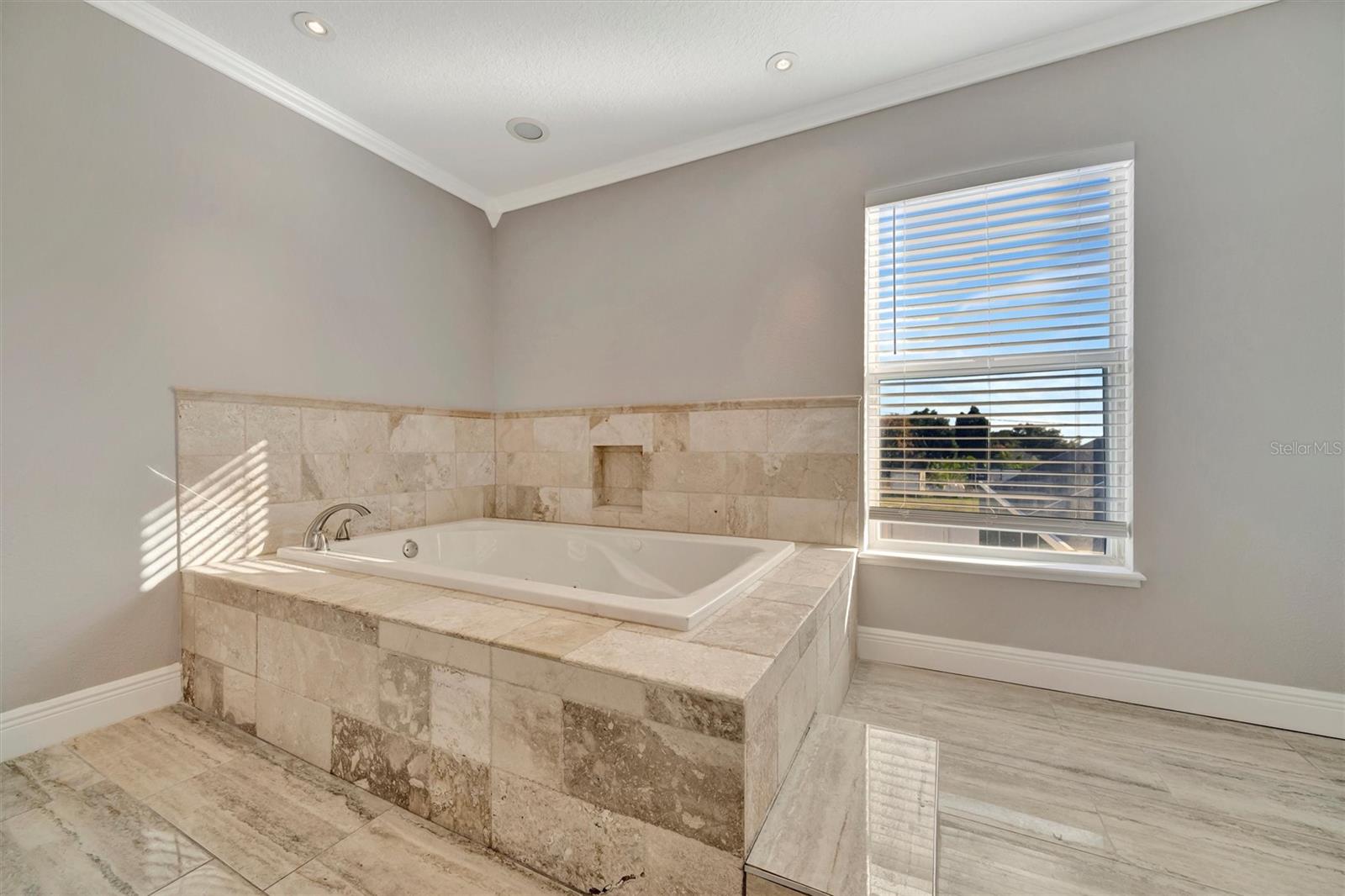 VALRICO HEIGHTS ESTATES - Residential