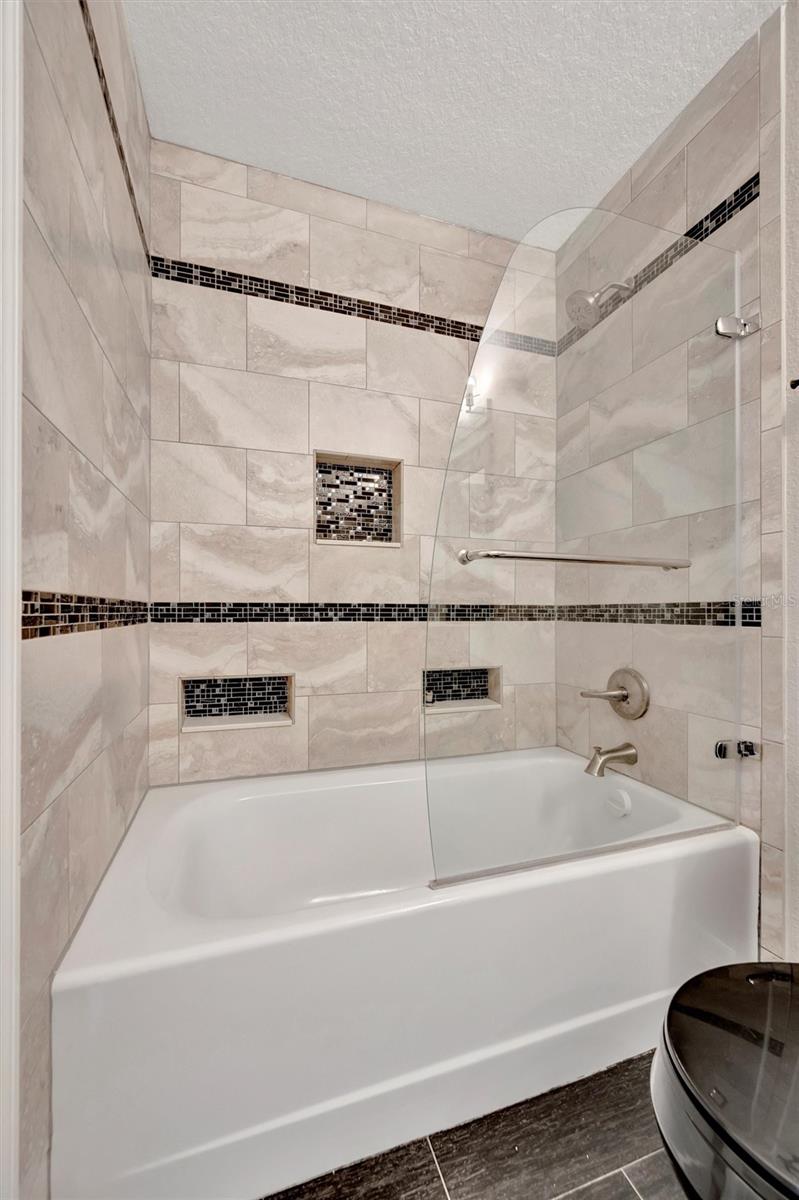 VALRICO HEIGHTS ESTATES - Residential