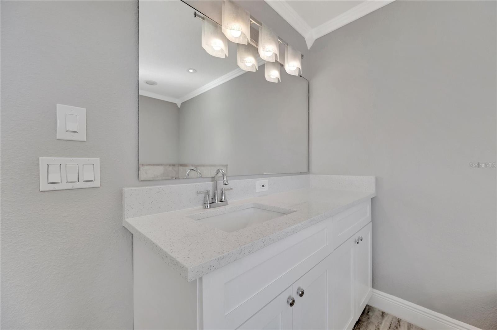 VALRICO HEIGHTS ESTATES - Residential