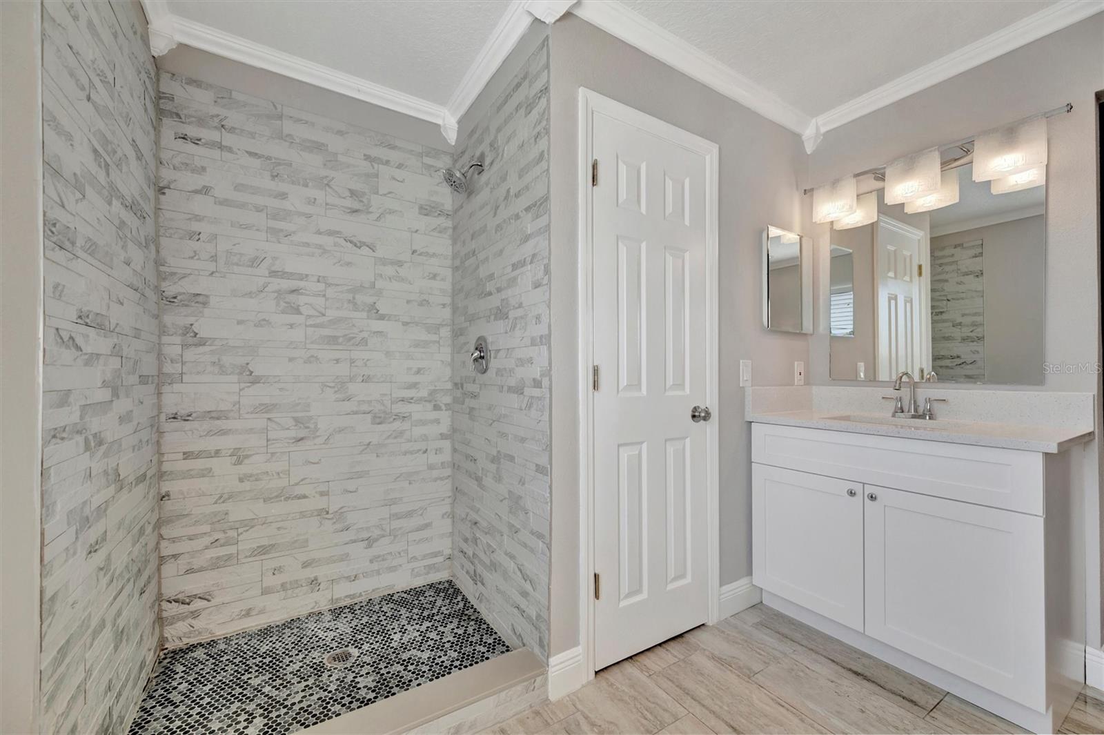 VALRICO HEIGHTS ESTATES - Residential