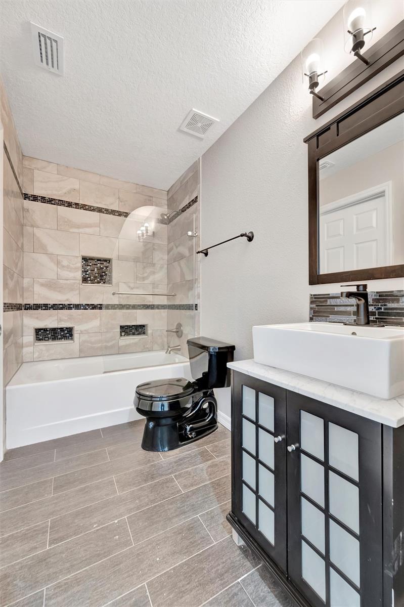 VALRICO HEIGHTS ESTATES - Residential