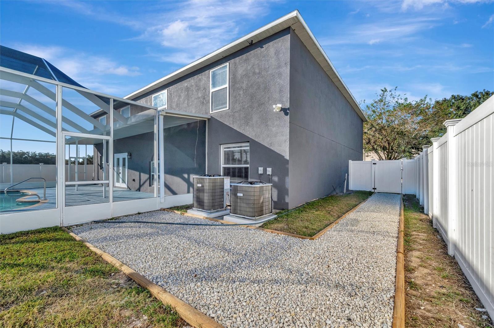 VALRICO HEIGHTS ESTATES - Residential